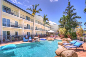 Отель Cairns Queenslander Hotel & Apartments  Кэрнс